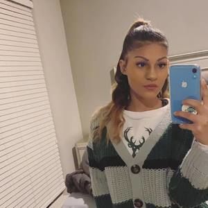 Meet your Posher, Shania